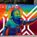 Cacique Raoni recebe mural de Raiz Campos em Manaus
